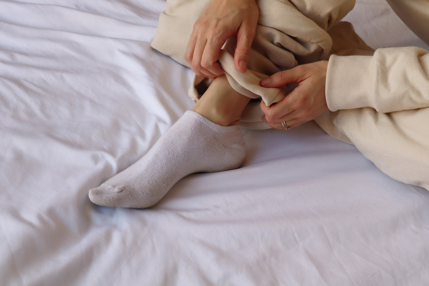 Gigoteuse adulte MAÏA TOG 2.5 beige avec pieds réversibles pour allaitement nocturne
